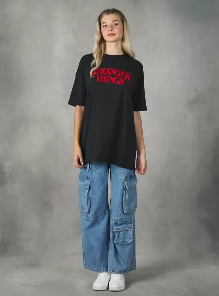 Stranger Things / Camiseta Alcott Oversize Mujer Bk1 Black Camisetas